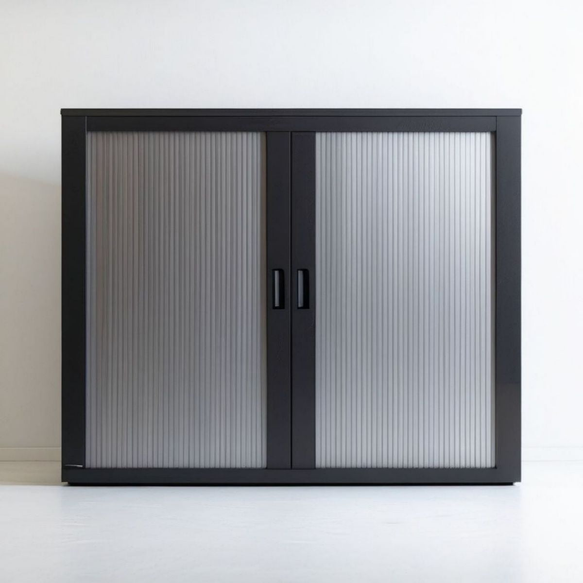 Szafka z drzwiami żaluzjowymi 120 × 45 × 105 cm czarno-szara, stalowa